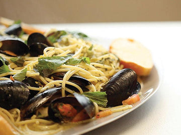Garlic Mussels With Pasta