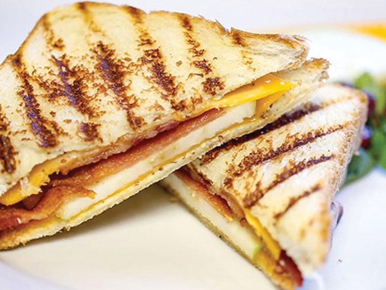 Apple-Bacon Grilled Cheese - Nuwave